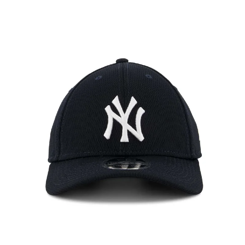 cozy knitted beanie hats with pom-pomsNew Era - New York Yankees Stretch Snap 9FORTY Hat (60402912)