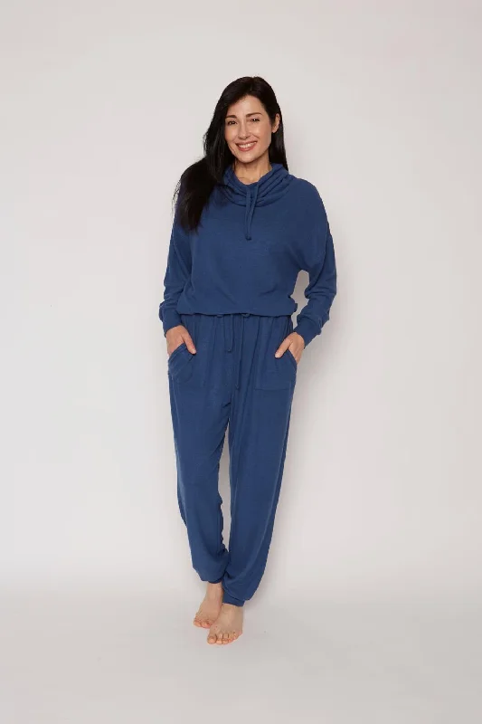 women's pajamas for those who want to feel pampered and lovedKayanna Lounge Set