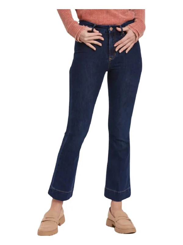 Women's Tapered PantsJeanne Flare Jeans In Star Demand