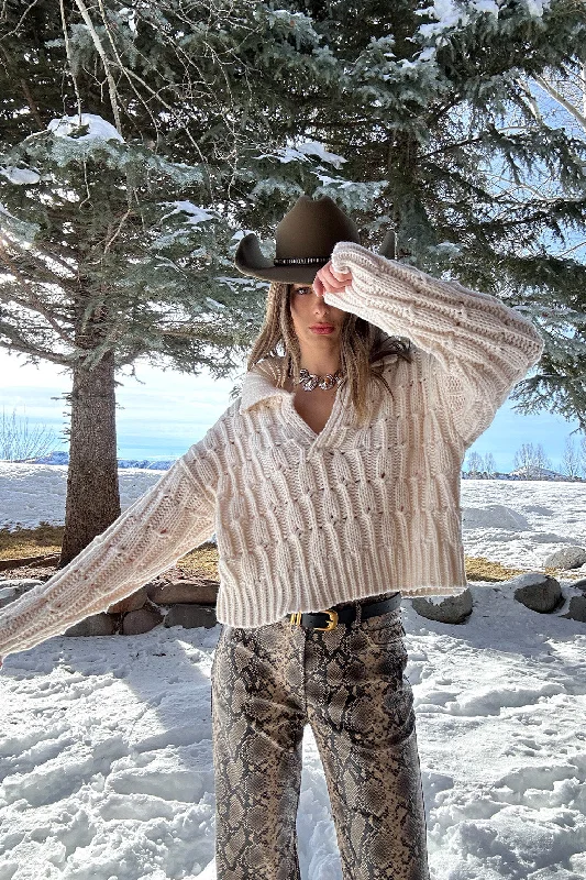 Women's Chunky Knit SweatersRiverstone Cream Cableknit Sweater